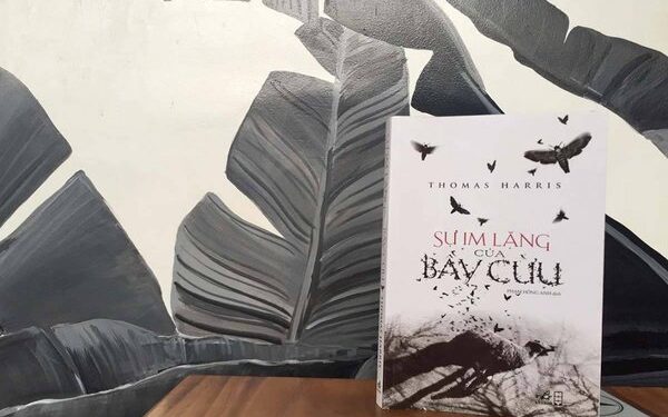 su-im-lang-cua-bay-cuu-review